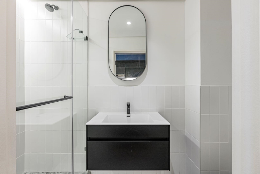 1 Bedroom Property for Sale in Sea Point Western Cape